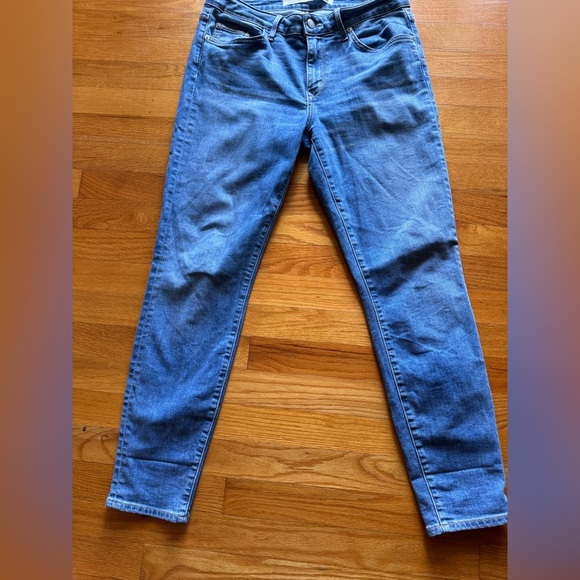 Lovers + Friends Denim - Lovers + Friends Blue mid rise Skinny Jeans made in the USA 🇺🇸